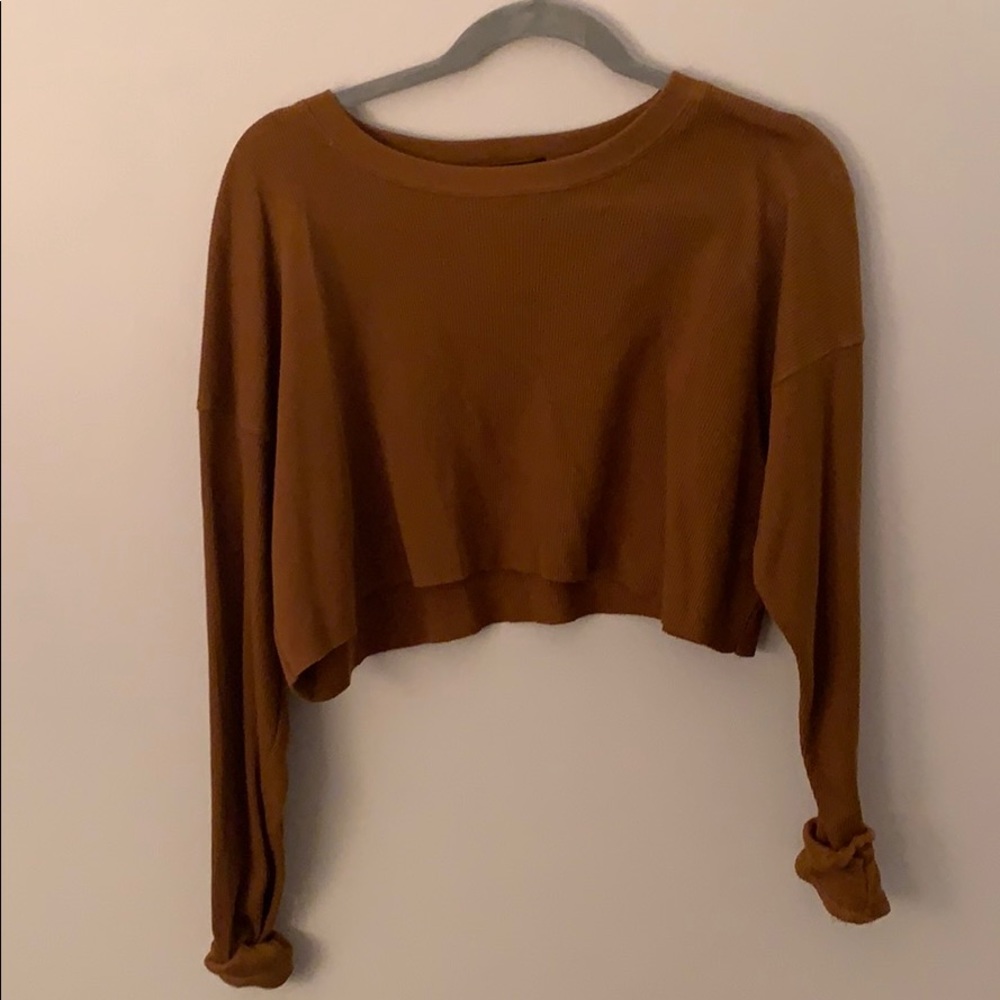 Long sleeve crop top